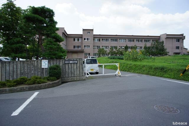 長野市立徳間小学校　約1,200ｍ（徒歩15分）