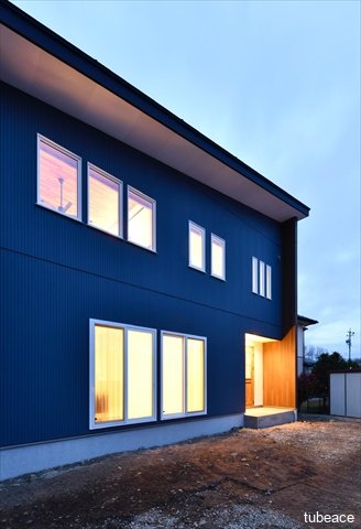 周辺は第一種低層住居専用地域の閑静な住宅地につき住環境良好です。（写真は新築時に撮影）